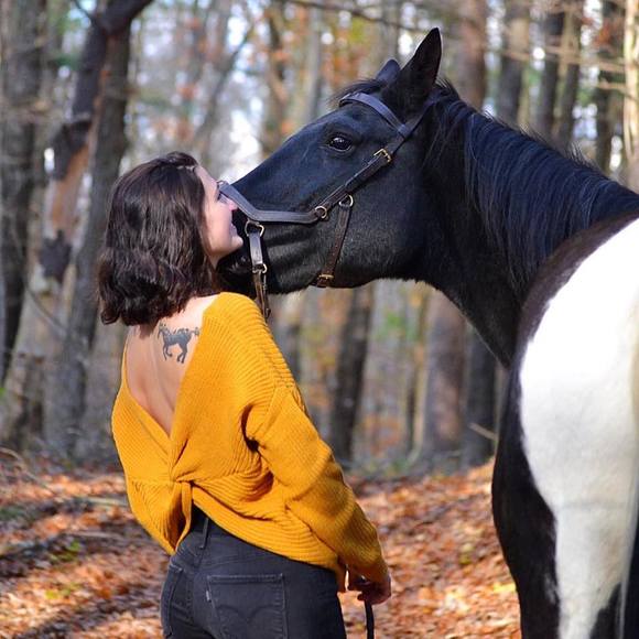 Layne Koeppel - Poshmark Profile Picture of Layne Koeppel (@laynekoeppel) on Poshmark