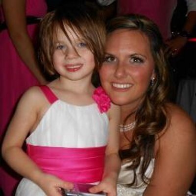 Profile Picture of Amanda Jean Walder (@AmandaJWalder) on Twitter