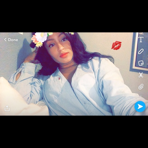 Profile Picture of Yamaries Andino (@hollayamii) on Poshmark