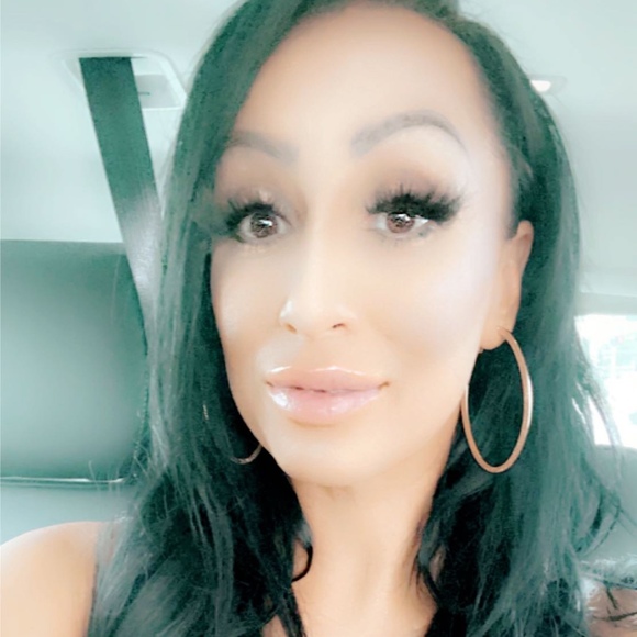 Profile Picture of Brenda Deherrera (@deherrerabrenda) on Poshmark
