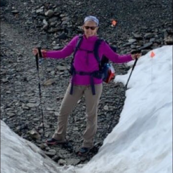 Profile Picture of Michelle Demshuk (@michelledemshuk) on Poshmark