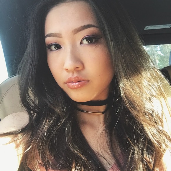 Profile Picture of Yennie Wong (@yenwong) on Poshmark