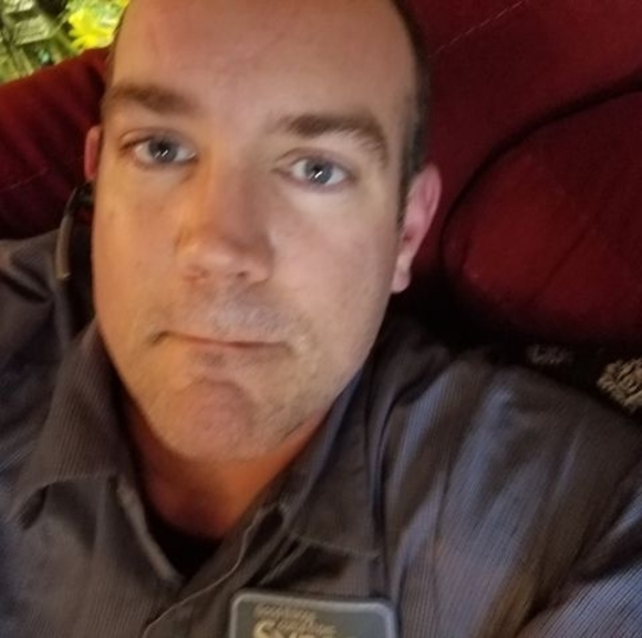 Profile Picture of Don Reid (@donreid19956) on Poshmark