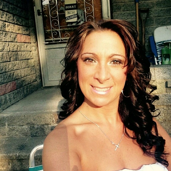 Jolea Vladyka - Poshmark Profile Picture of Jolea Vladyka (@jvladyka) on Poshmark