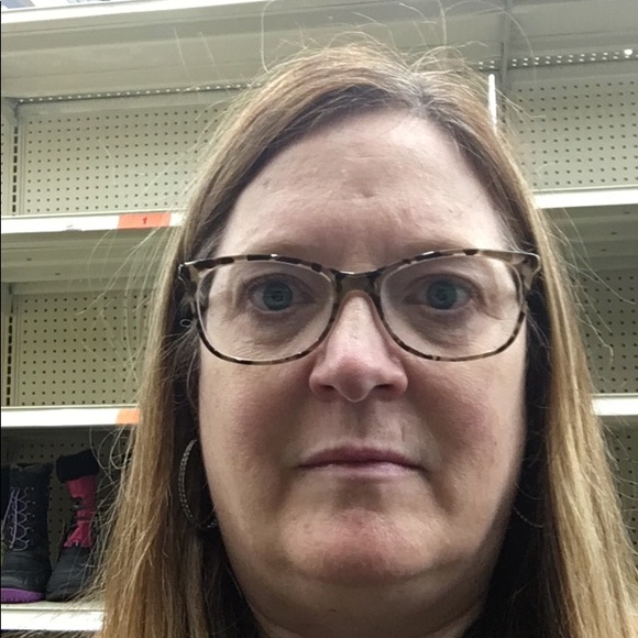 Shelly Odland - Poshmark Profile Picture of Shelly Odland (@shellyodland) on Poshmark