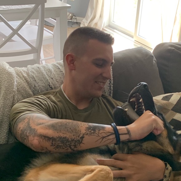 Profile Picture of Geoffrey Murphy (@murph637) on Poshmark