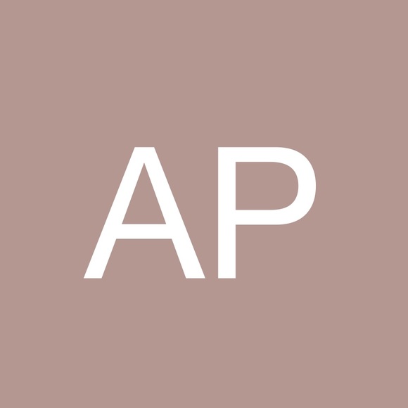 Profile Picture of Andrea Pimentel (@andreapiment413) on Poshmark