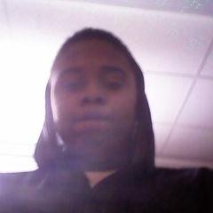 Profile Picture of Ronald Ealey (@Ronnie_E35) on Twitter