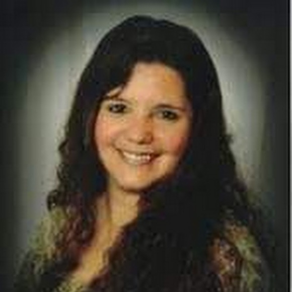 Profile Picture of Lorraine Ryan (@lorraineryan53) on Poshmark