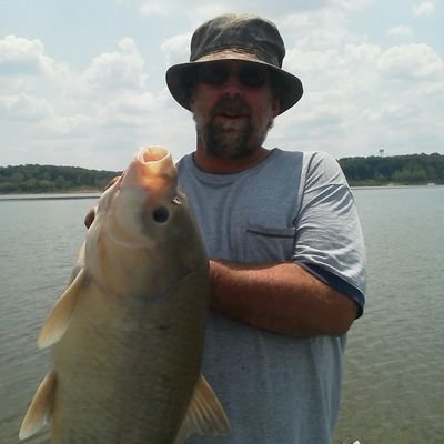 Profile Picture of Tom Figg (@somethangfishy) on Twitter