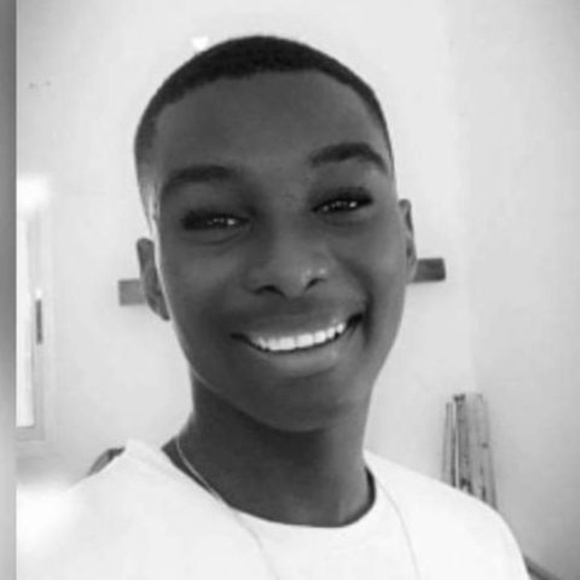 Profile Picture of Derville Yao (@yadervil) on Poshmark