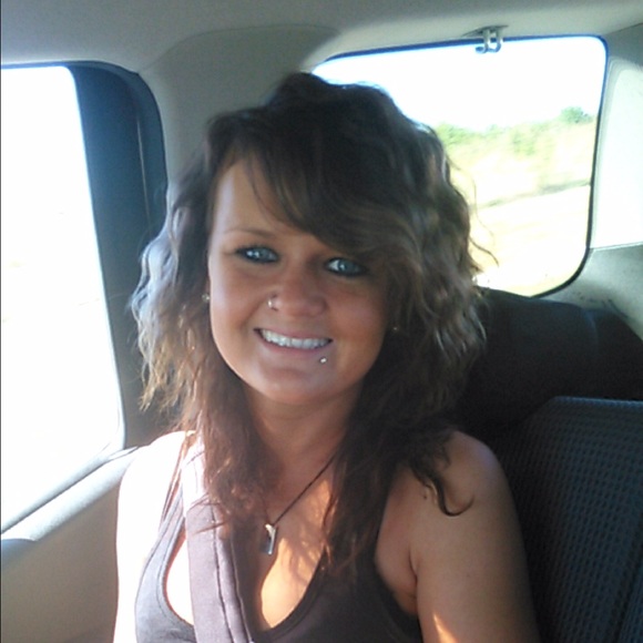 Profile Picture of Rydlee Mcdonald (@rydleet123) on Poshmark