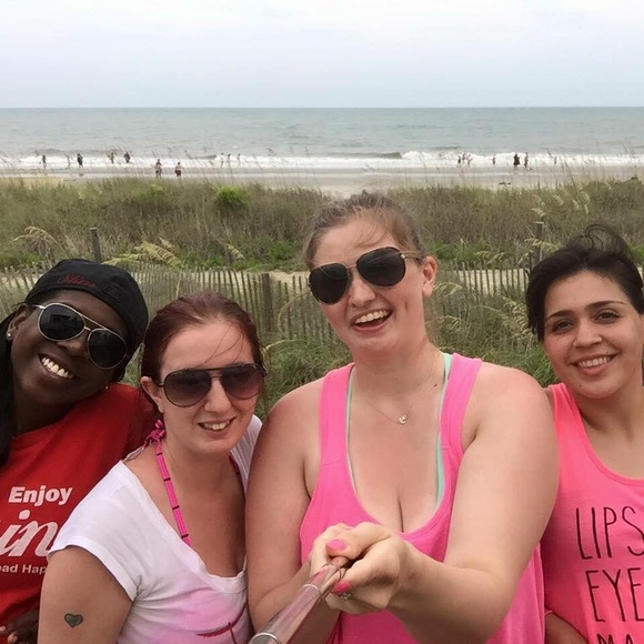 Profile Picture of Hayden Davis (@hldavis21) on Poshmark