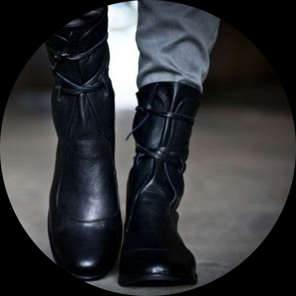 Profile Picture of Avivit Aizenberg (@vaffla) on Poshmark