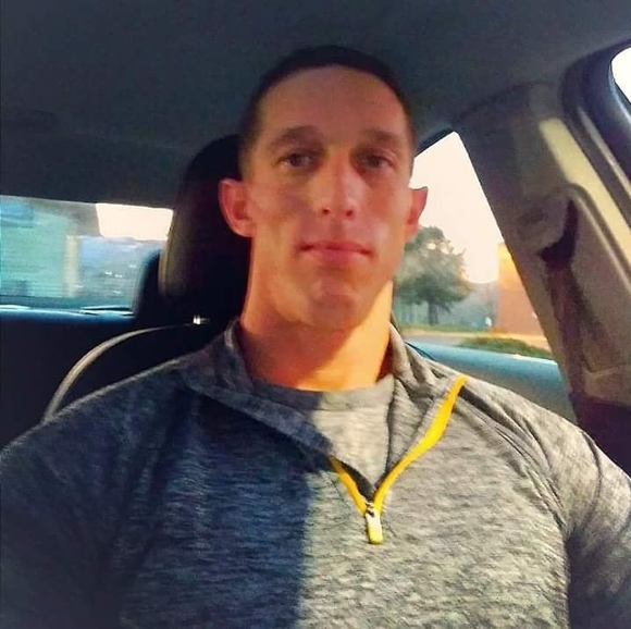 Profile Picture of Corey Lavertue (@coreylavertue) on Poshmark