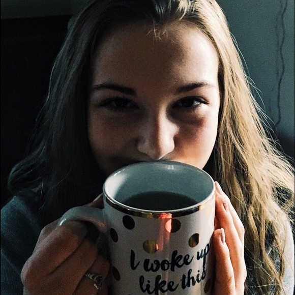 Profile Picture of Steph Hejna (@steph_ch) on Poshmark