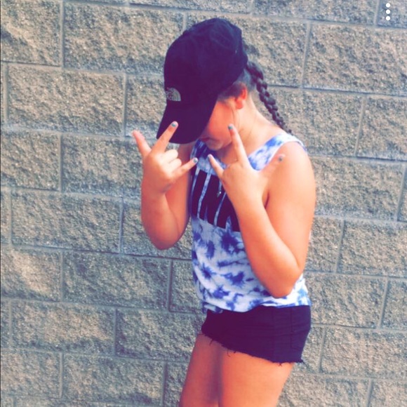 Profile Picture of Claire Lawson (@clairelawson23) on Poshmark