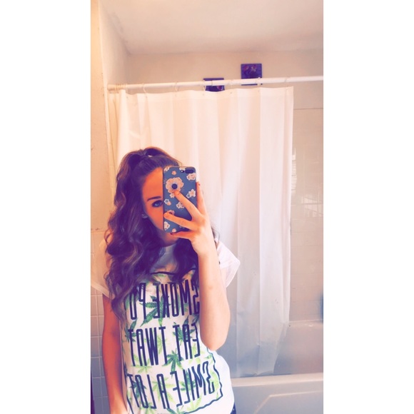 Profile Picture of Danielle Brinson (@21brinsond) on Poshmark