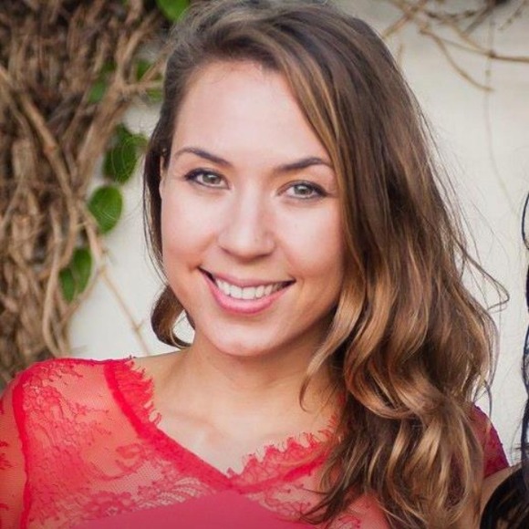 Profile Picture of Meredith Reeves (@reevesm2) on Poshmark