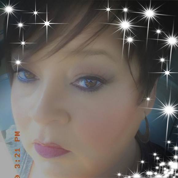 Profile Picture of Bobbie Clark (@bobbieclark609) on Poshmark