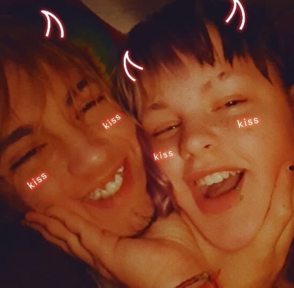 Profile Picture of Bee Rowlands (@beerowlands) on Poshmark