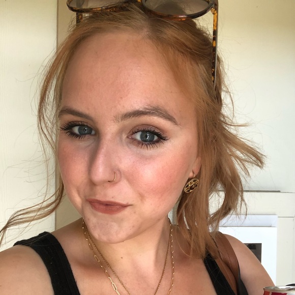 Kristina Mcgranahan - Poshmark Profile Picture of Kristina Mcgranahan (@kristinamcgran) on Poshmark