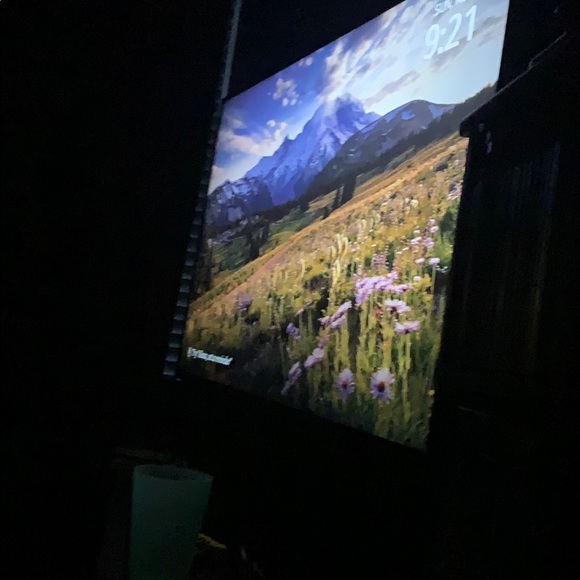 Profile Picture of Aly Gravett (@gravett_aly) on Poshmark