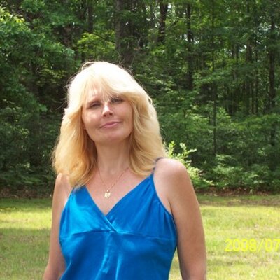 Profile Picture of Sherry Snyder (@SherrySheDevil) on Twitter