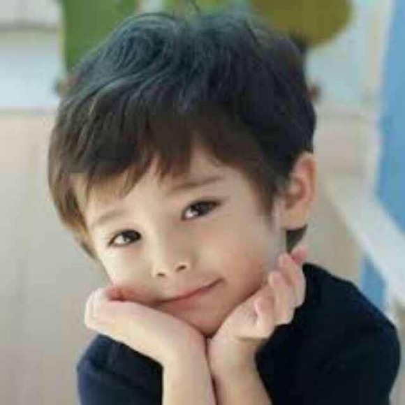 Profile Picture of Adam Chen (@cqh7315) on Poshmark