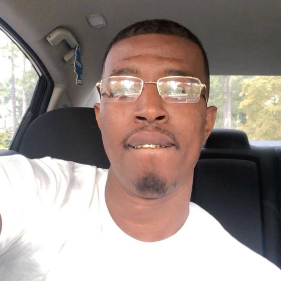 Profile Picture of Matt Townsend (@matttownsend318) on Poshmark