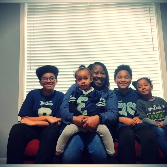 Profile Picture of Shanel Jones (@shanelnun5) on Poshmark