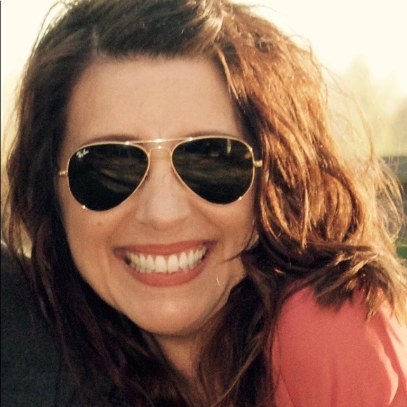 Profile Picture of Jillian Arnott (@jillianarnott) on Poshmark