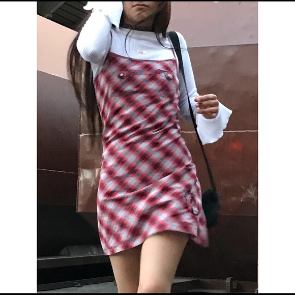 Profile Picture of Dillon Curcuriel (@geelon) on Poshmark