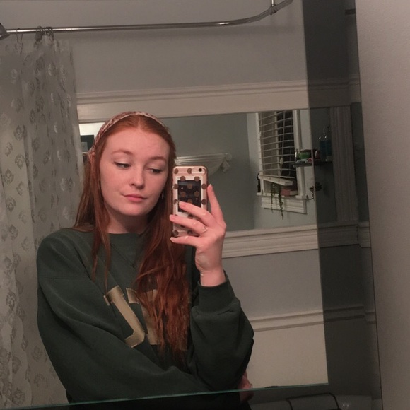 Profile Picture of Lara Mcconchie-johnston (@lara_the_bobara) on Poshmark