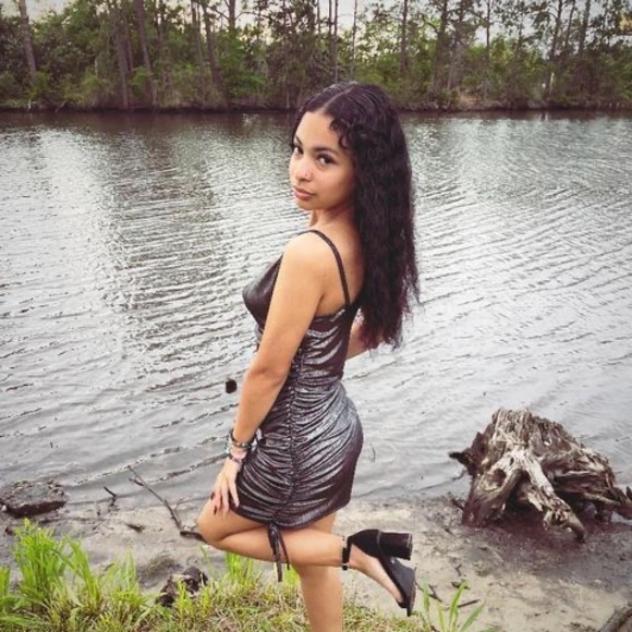 Profile Picture of Brianna Isabella (@briannagarcix) on Poshmark