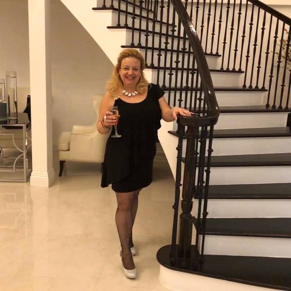 Profile Picture of Jennifer Totin (@jtottie) on Poshmark