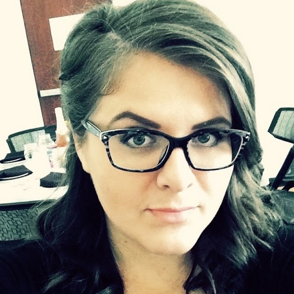 Profile Picture of Anna Redko (@annredko15) on Poshmark