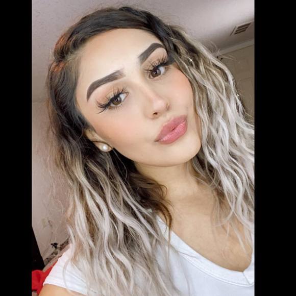 Profile Picture of Mikaela Alvarez (@mikaelaalvarez) on Poshmark