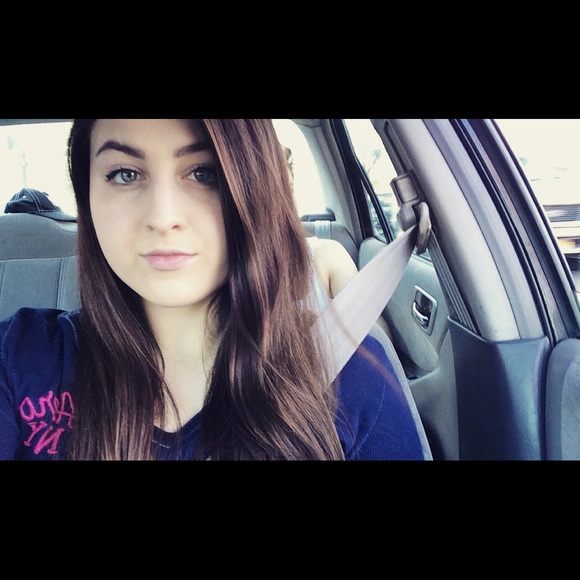 Profile Picture of Victoria Hauprich (@luvshoppin23) on Poshmark