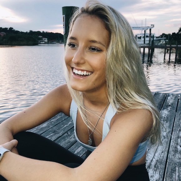 Profile Picture of Hannah Kotick (@hannahkotick) on Poshmark