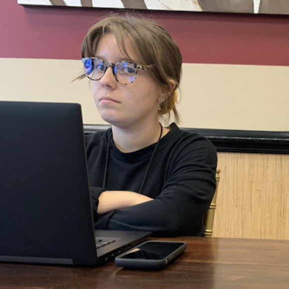 Alexia Aldape - Poshmark Profile Picture of Alexia Aldape (@alexiaaldape) on Poshmark