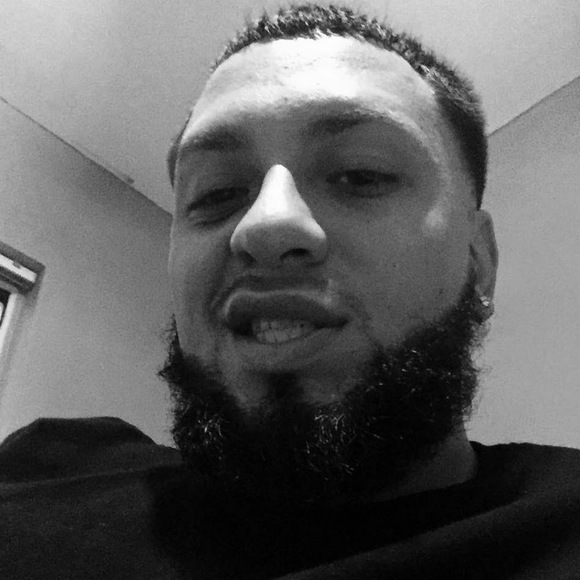 Profile Picture of Dario m. Ignatenko (@dariomignatenko) on Poshmark