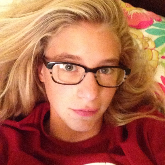 Profile Picture of Addison Robinson (@arobinson05) on Poshmark