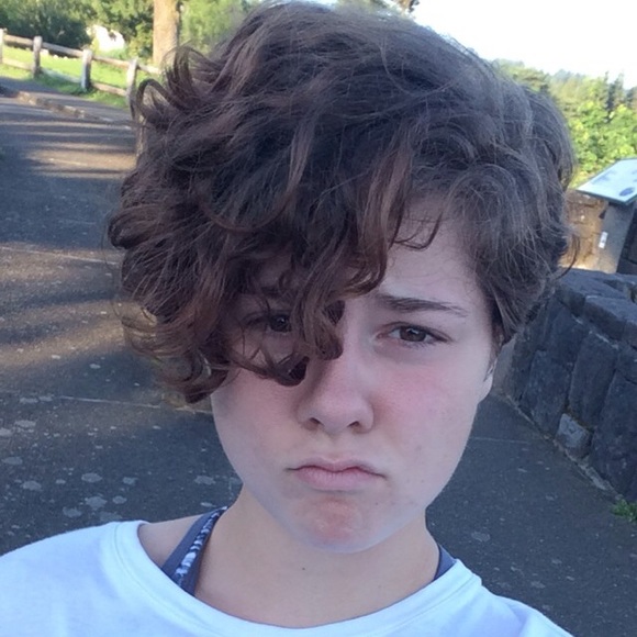 Profile Picture of Sam Huffman (@sam7853) on Poshmark