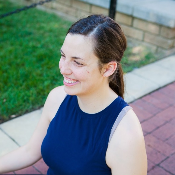 Profile Picture of Anne Clapper (@anneclapper) on Poshmark