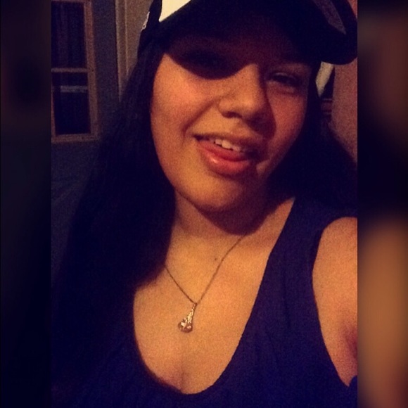 Profile Picture of Martina Soland (@msoland20) on Poshmark