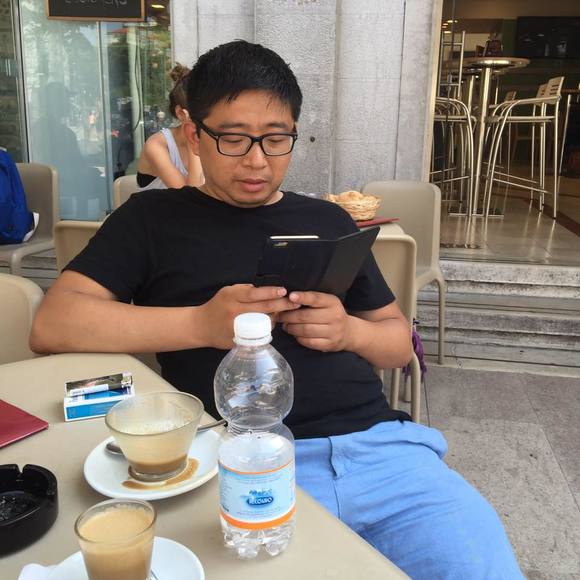 Profile Picture of Tony Zhou (@xiaochengzhou) on Poshmark