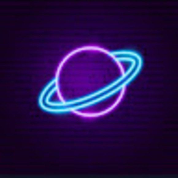 Profile Picture of Amber Winters (@awin757) on Poshmark