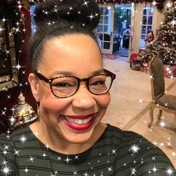 Profile Picture of Taiann Knetge (@taiann1) on Poshmark