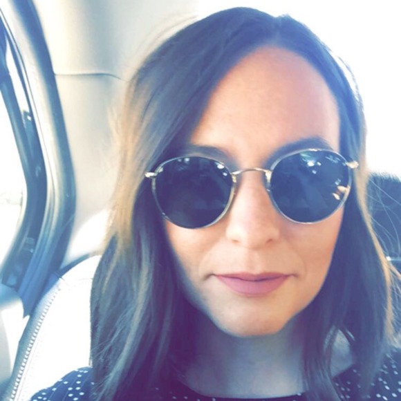 Profile Picture of Katie Costopoulos (@kcostopoulos) on Poshmark